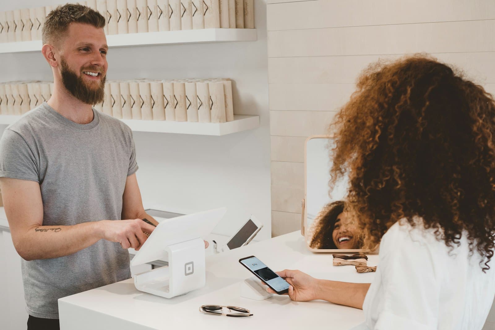 Customer booking a cleaning online with secure cashless payment in Georgia